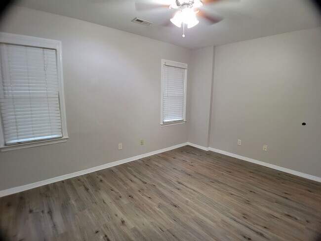 Building Photo - MAFR1504