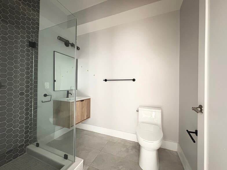 Building Photo - 276 Duncan Ave