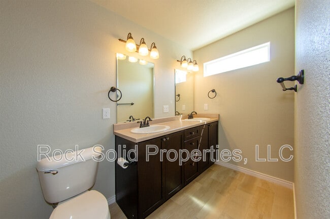Building Photo - 1031 Old Town Ln