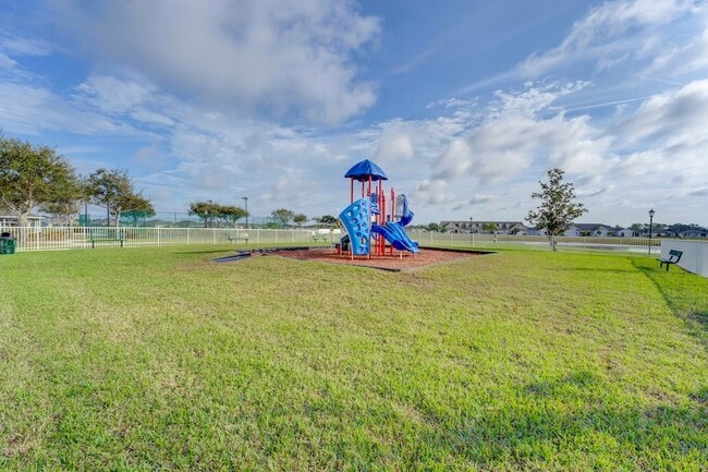 Building Photo - 5327 Vespera St