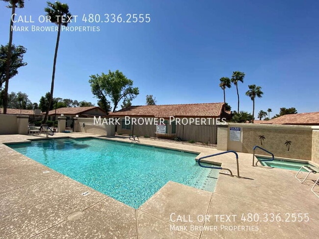 Primary Photo - 1120 N Val Vista Dr