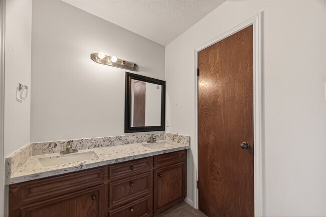 Building Photo - 12835 Woodlite Ln