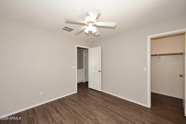 Building Photo - 29237 N Yellow Bee Dr