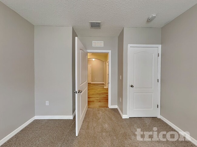 Building Photo - 4368 Edenrock Pl