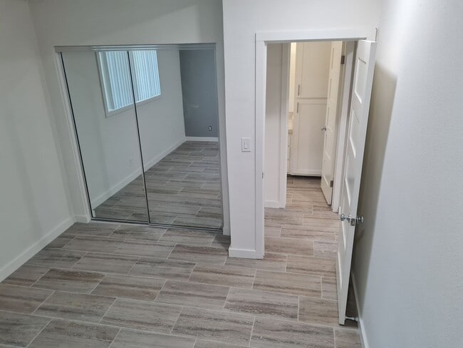 Building Photo - Remodeled 1 Bedroom Unit in Orange