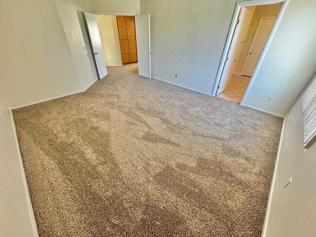 Building Photo - WELCOME TO THIS SPACIOUS 4-BEDROOM, 2.5-BA...