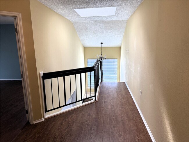 Building Photo - 62 Evanston St