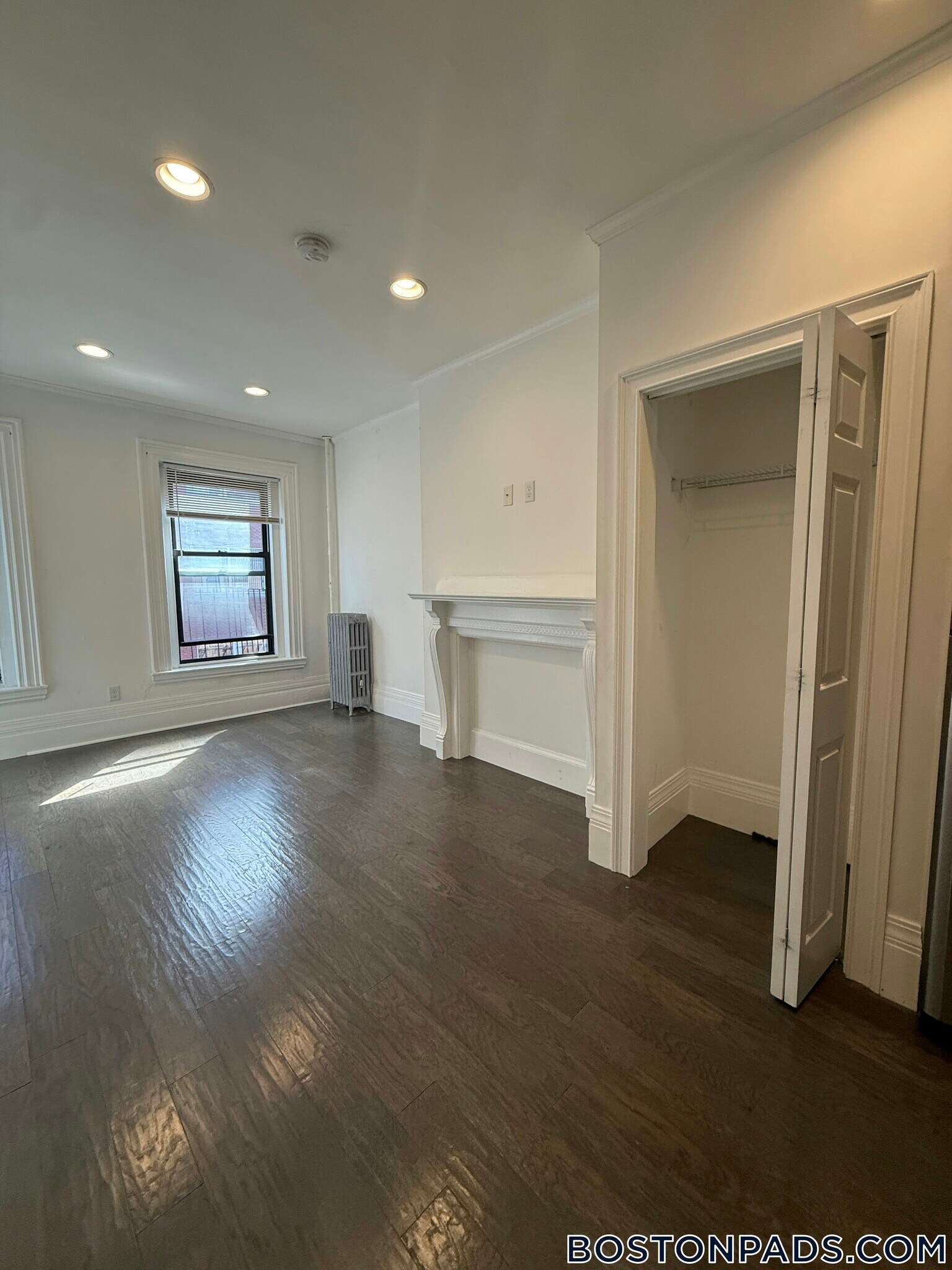 Building Photo - 270 Newbury St