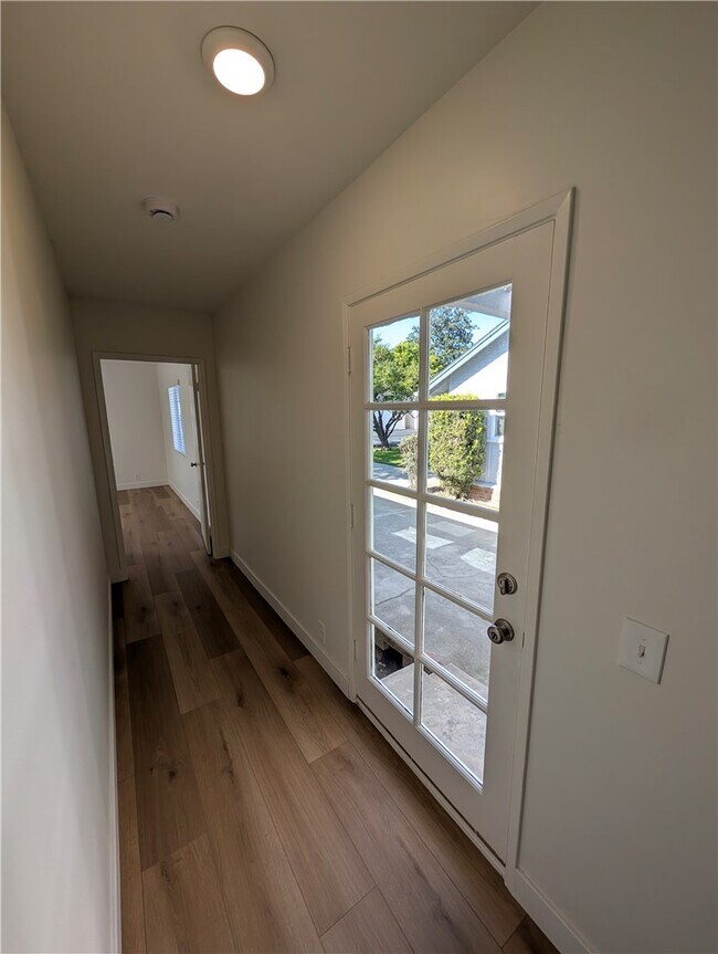 Building Photo - 1921 6th Ave