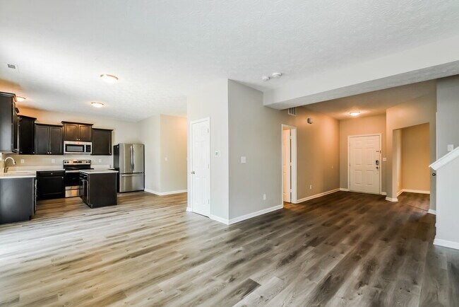 Building Photo - 577 Farnham Dr