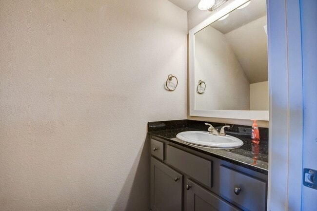 Building Photo - NOW PRE-LEASING FOR FALL 2026!! Don't miss...
