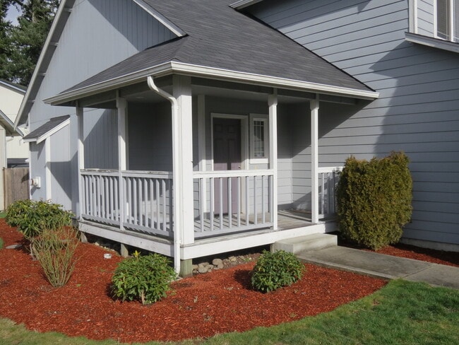 Building Photo - Beautiful 3 Bedroom, 2.5 Bathroom Home on ...