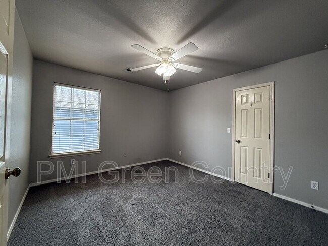 Building Photo - 4419 W Detroit Pl