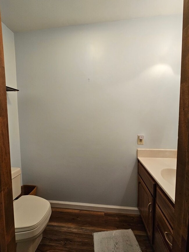 Building Photo - 102 N Forrest St