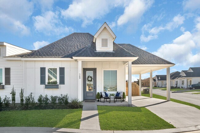 Building Photo - 38634 Spur 149 Rd