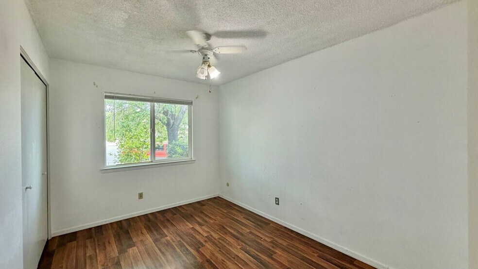 Building Photo - 12205 Brentwood Hills Blvd NE