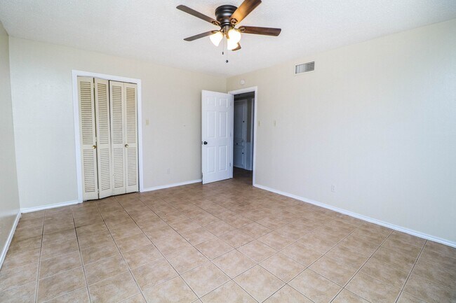 Building Photo - 1310 65th Dr