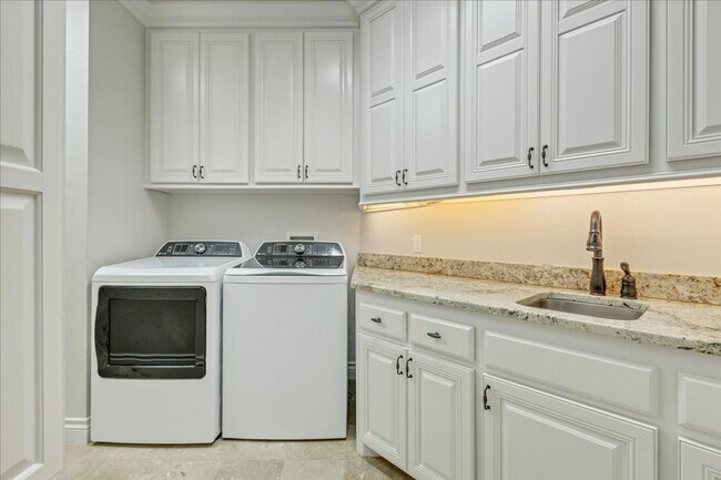 Building Photo - Nichols Hills Glenbrook