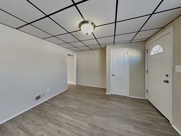 Building Photo - 1917 Searles Rd