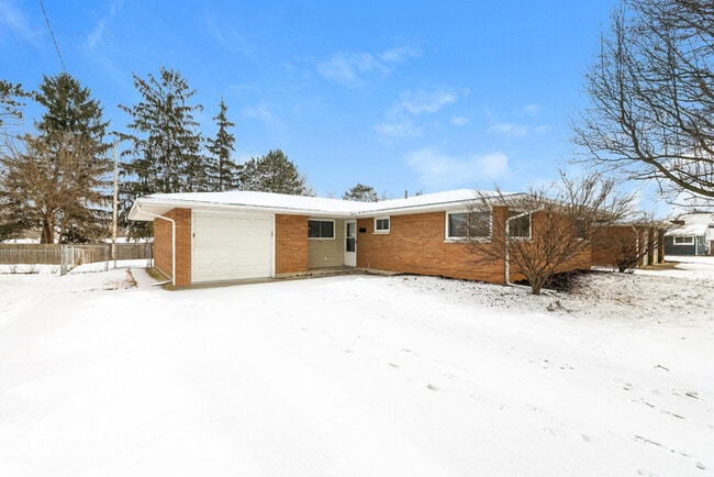 Building Photo - 261 Bellaire Dr