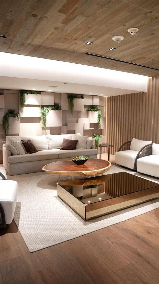 Building Photo - 2301 Collins Ave