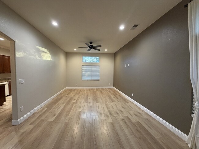 Building Photo - 1706 Guildford Way