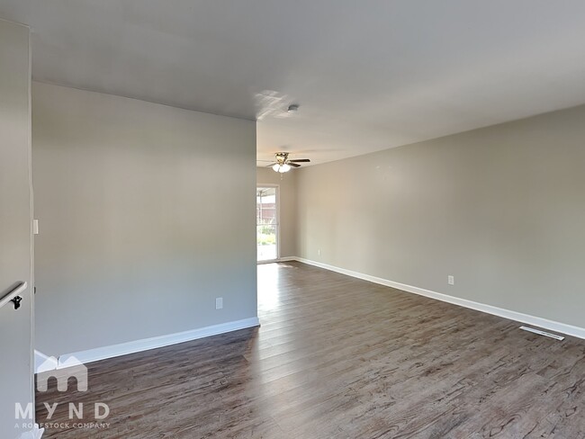 Building Photo - 3474 Farley Dr
