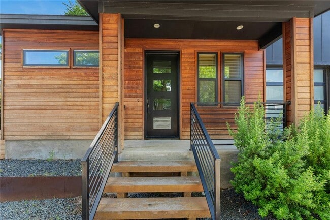 Building Photo - 4606 Ledesma Rd