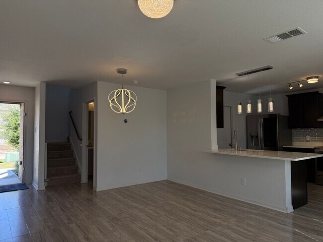 Building Photo - 709 Yearwood Ln