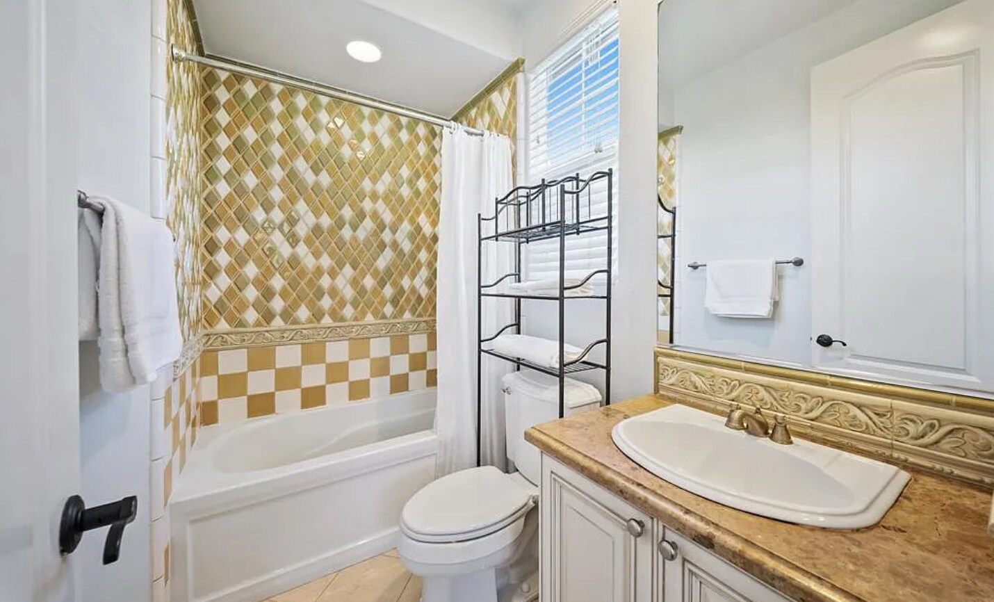 Building Photo - 6839 Helenite Pl