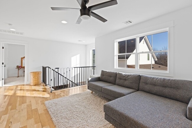 Building Photo - Luxury Rental in the Heart of the Rose District