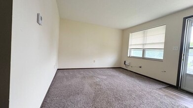 Building Photo - 1406 Magnolia W