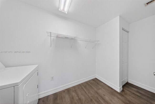 Building Photo - 7925 Preserve Cir