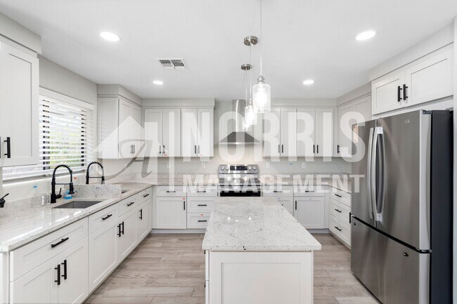 Building Photo - Beautiful Large Furnished Home w/A Pool