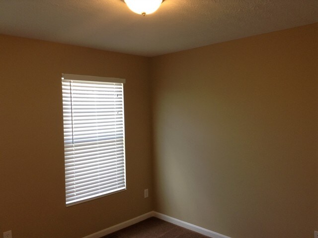 Building Photo - 213 Lights Pointe Ct