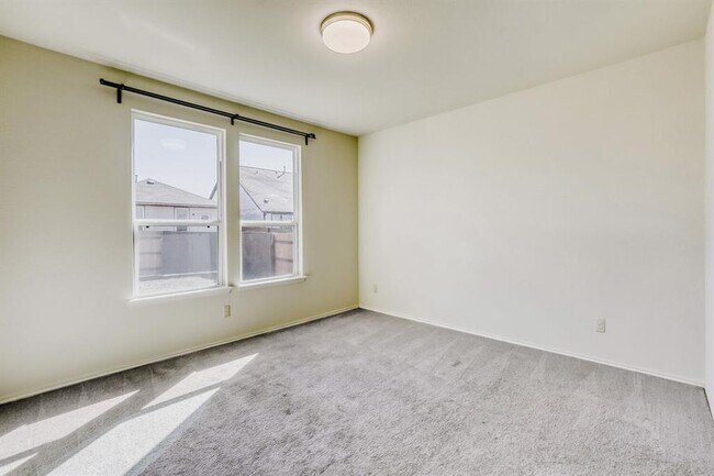 Building Photo - 183 Eves Necklace Dr.