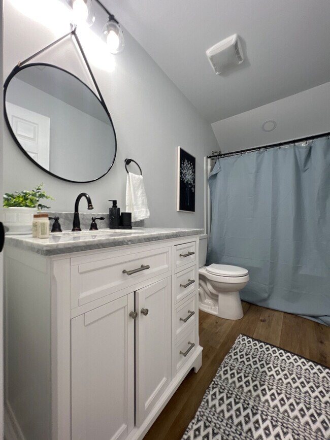 Building Photo - 24 Seth St