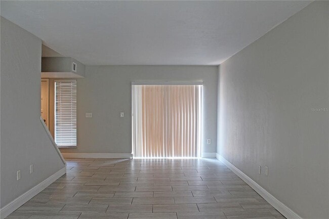 Building Photo - 1836 N Crystal Lake Dr
