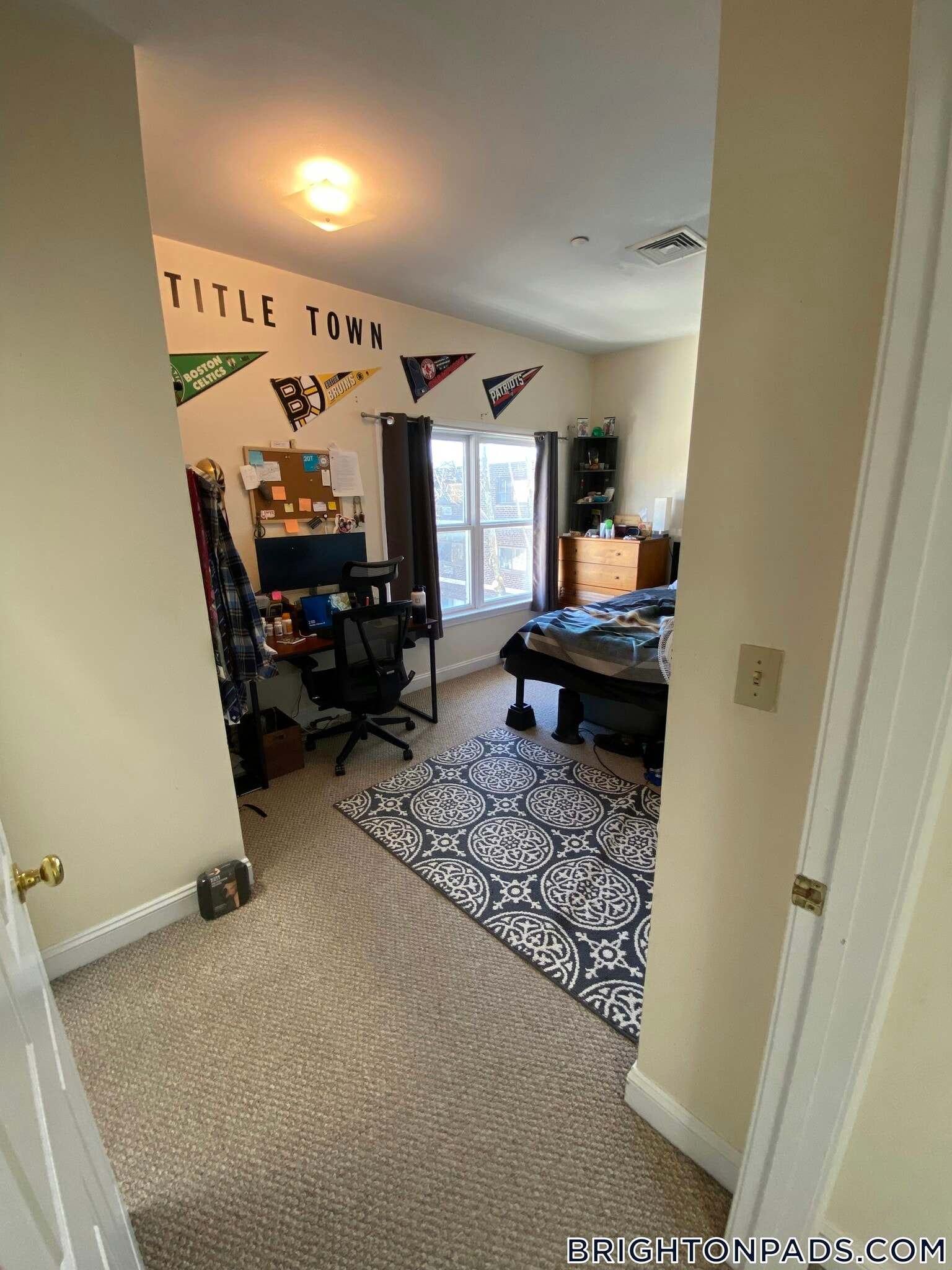 Building Photo - 8 Glencoe St