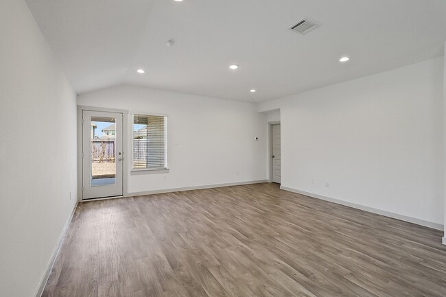 Building Photo - 14819 Cold Water Dr
