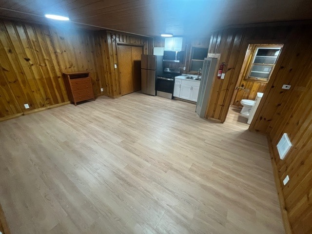 Building Photo - 1005 W Spruce St