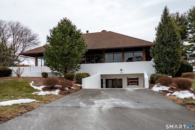 Building Photo - 42 Monticello Dr