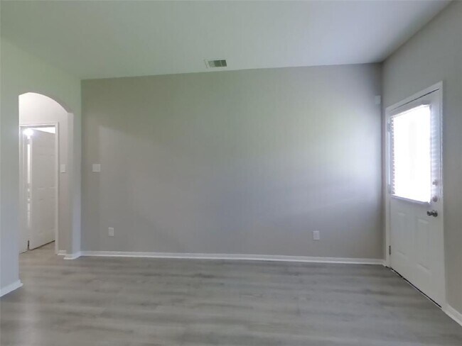 Building Photo - 2579 Kings Garden Ct