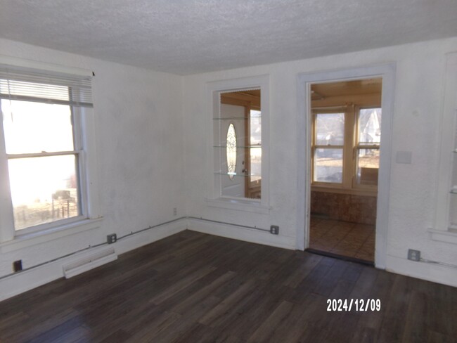 Living Room (view from Kitchen) - 927 Liberty St