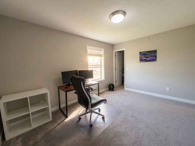 Building Photo - 4782 Martingale Dr