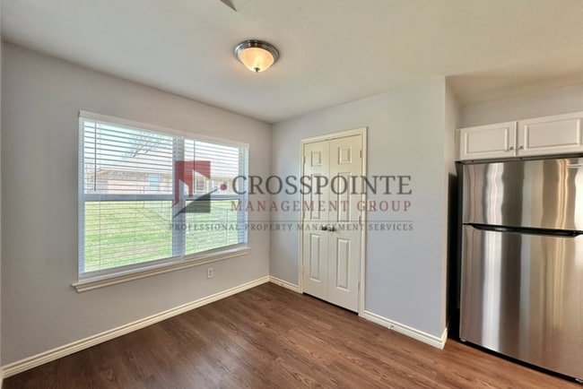 Building Photo - 2 Bedroom 2 Bath Duplex at Mansion Creek in Tyler! 1/2 OFF your first full month’s rent!