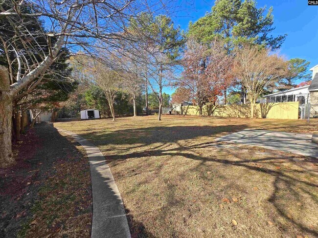 Building Photo - 208 Sagamare Rd