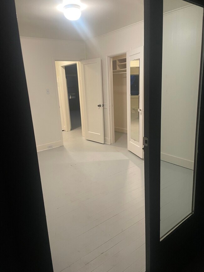 Building Photo - 1390 Glen Canyon Rd