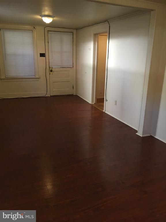 Building Photo - 129 E High St