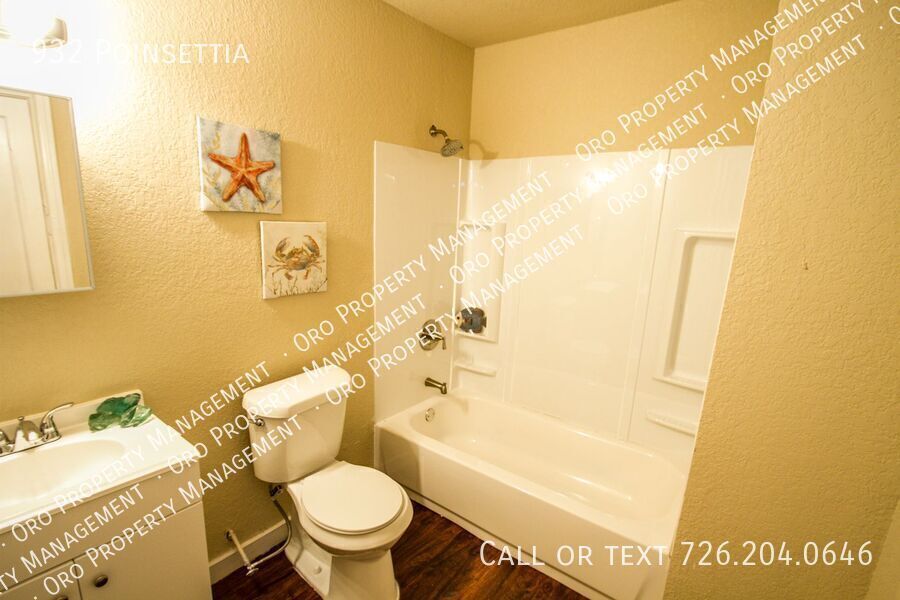 Building Photo - Stylish Family Home Near Downtown